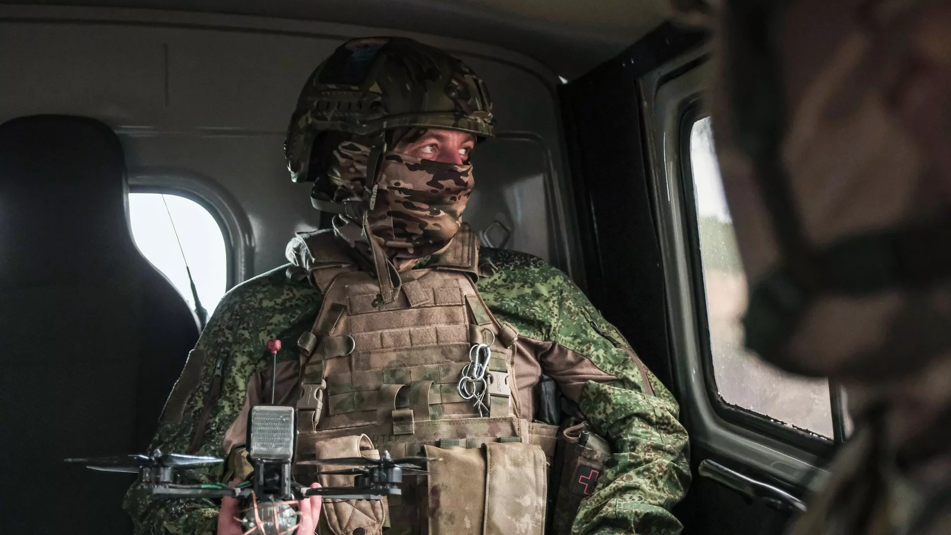 Soldado ruso en la zona de la operación militar especial  - Sputnik Mundo, 1920, 11.09.2025