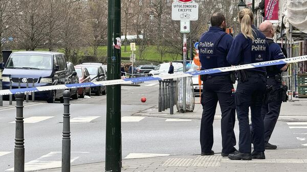 La policía investiga en el lugar de un tiroteo en Bruselas, el martes 13 de febrero de 2024 en Bruselas La policía investiga en el lugar de un tiroteo en Bruselas, el martes 13 de febrero de 2024 en Bruselas - Sputnik Mundo