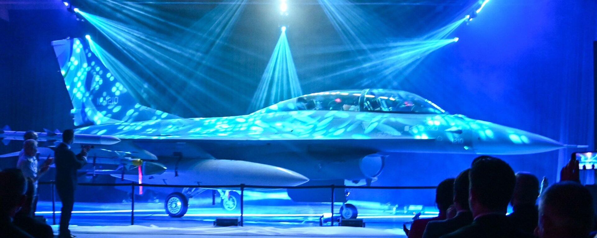 Un avión F-16 de los 24 comprados por Argentina durante su presentación en febrero de 2025 - Sputnik Mundo, 1920, 13.09.2025