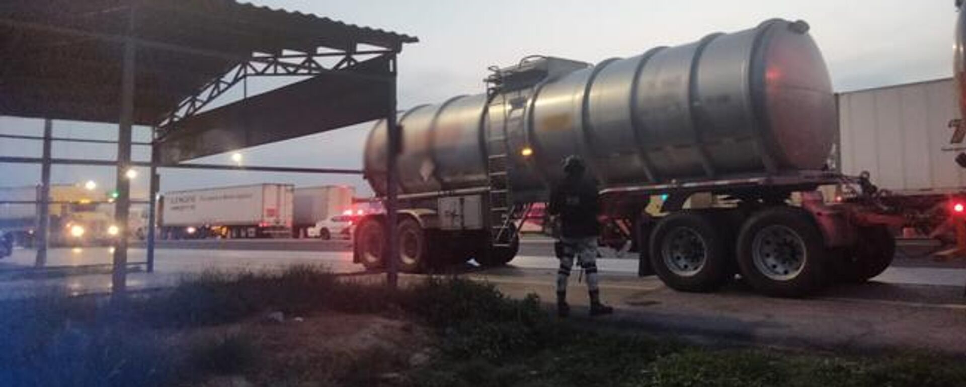 Transporte de gasolina en México - Sputnik Mundo, 1920, 13.09.2025