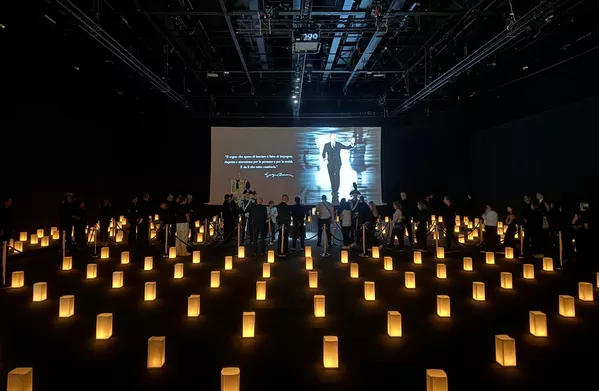 Despedida del diseñador de moda italiano Giorgio Armani en el centro de exposiciones de la casa de moda Armani/Teatro en Milán. Armani falleció el 4 de septiembre a los 91 años. Despedida del diseñador de moda italiano Giorgio Armani en el centro de exposiciones de la casa de moda Armani/Teatro en Milán. Armani falleció el 4 de septiembre a los 91 años. - Sputnik Mundo