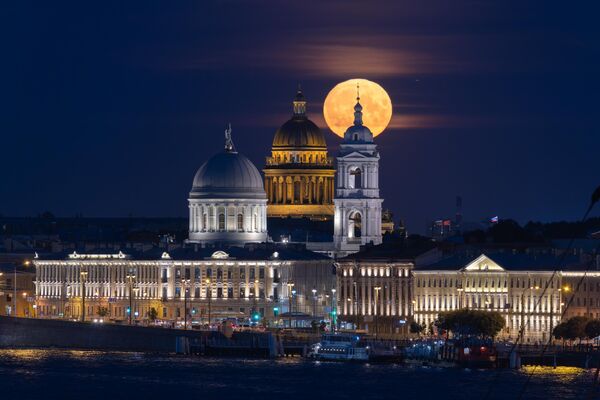 La ciudad donde la luna se alza sobre la eternidad en la categoría 180 Maravillas de Rusia. El puente Betancourt de la ciudad de San Petersburgo. - Sputnik Mundo