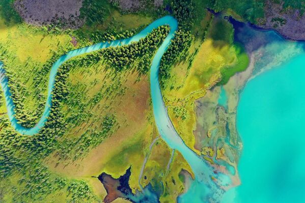 La imagen Turquesa, que capturó el valle del río Multa desde una vista aérea, Altái, recibió el premio especial Objeto de arte natural. - Sputnik Mundo