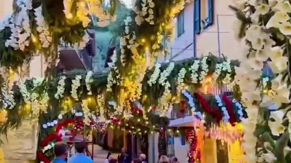 La isla de Monte Isola se convierte en una obra maestra floral viviente - Sputnik Mundo