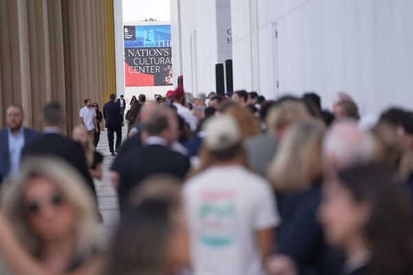 Rinden homenaje al activista estadounidense Charlie Kirk Rinden homenaje al activista estadounidense Charlie Kirk - Sputnik Mundo