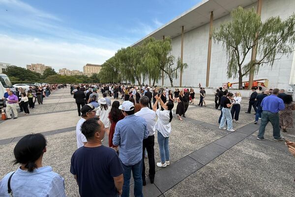 Rinden homenaje al activista estadounidense Charlie Kirk Rinden homenaje al activista estadounidense Charlie Kirk - Sputnik Mundo