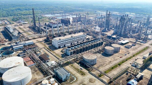 Empresas ligadas a huachicol fiscal abastecerían a Pemex y al AIFA, según medio - Sputnik Mundo