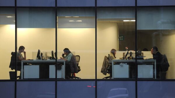 Rusia alcanza un mínimo histórico de desempleo, mientras que crece en México - Sputnik Mundo