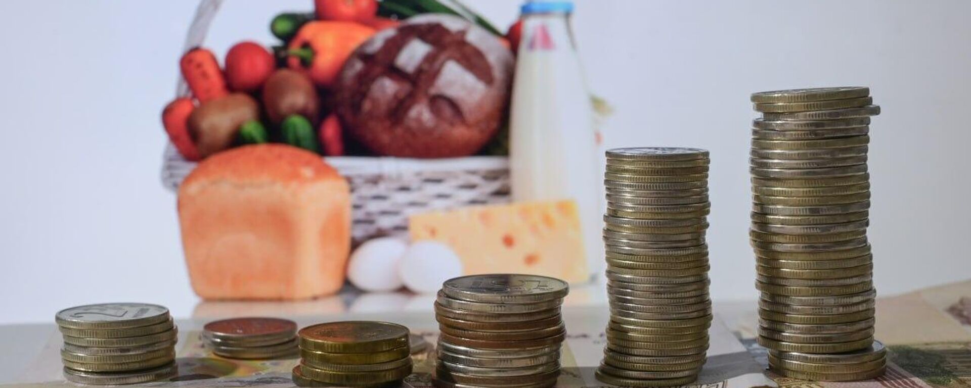 Creciente competencia y tasas elevadas: analista explica el alza del desempleo en el G20 - Sputnik Mundo, 1920, 15.09.2025