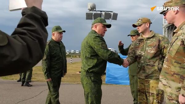🪖 Militares estadounidenses observan los ejercicios Zapad-2025 - Sputnik Mundo