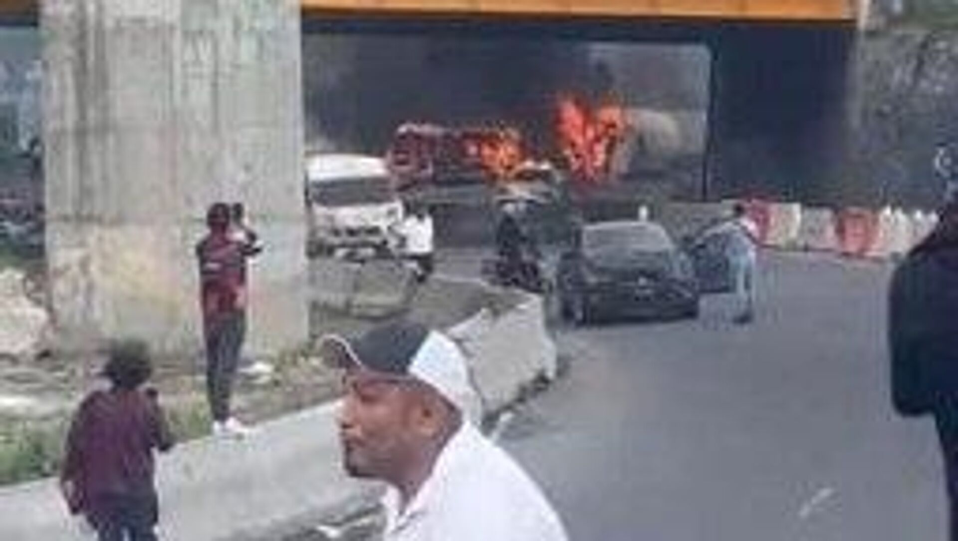 Sube la cifra de muertos por explosión de pipa de gas en Ciudad de México Sube la cifra de muertos por explosión de pipa de gas en Ciudad de México - Sputnik Mundo, 1920, 15.09.2025