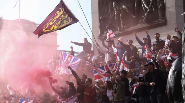 La revolución se avecina: las protestas británicas reflejan el descontento con la migración, afirma un politólogo - Sputnik Mundo