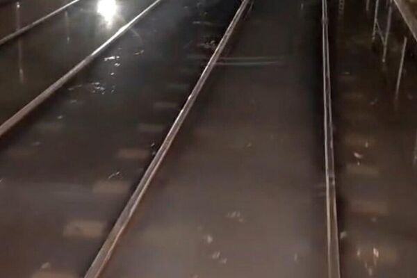 Lluvias provocan inundaciones en la capital mexicana - Sputnik Mundo