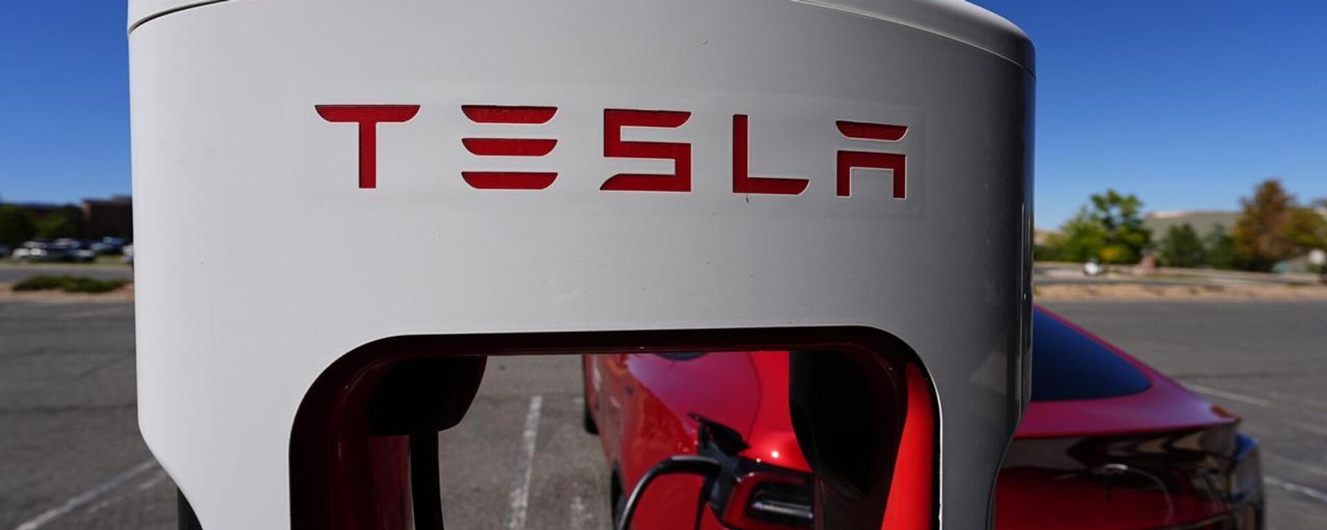 EEUU abre investigación sobre un modelo de vehículos de Tesla - Sputnik Mundo, 1920, 17.09.2025