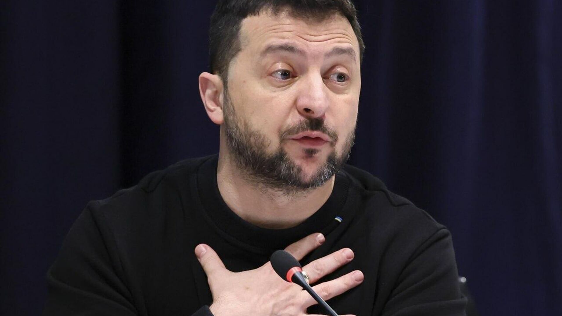 Zelenski se declara dispuesto a reunirse con Trump y Putin sin condiciones, y en seguida plantea: Zelenski se declara dispuesto a reunirse con Trump y Putin sin condiciones, y en seguida plantea: - Sputnik Mundo, 1920, 17.09.2025