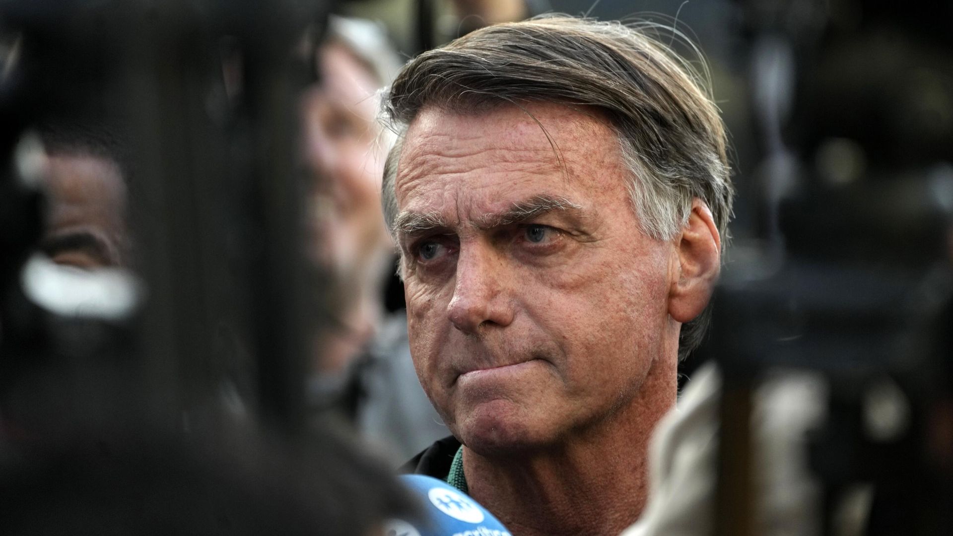 Jair Bolsonaro (PL) fala à imprensa após prestar depoimento à Polícia Federal (PF) no âmbito de uma investigação envolvendo um de seus filhos, o deputado federal licenciado Eduardo Bolsonaro. Brasília (DF), 5 de junho de 2025 Jair Bolsonaro (PL) fala à imprensa após prestar depoimento à Polícia Federal (PF) no âmbito de uma investigação envolvendo um de seus filhos, o deputado federal licenciado Eduardo Bolsonaro. Brasília (DF), 5 de junho de 2025 - Sputnik Mundo, 1920, 01.10.2026