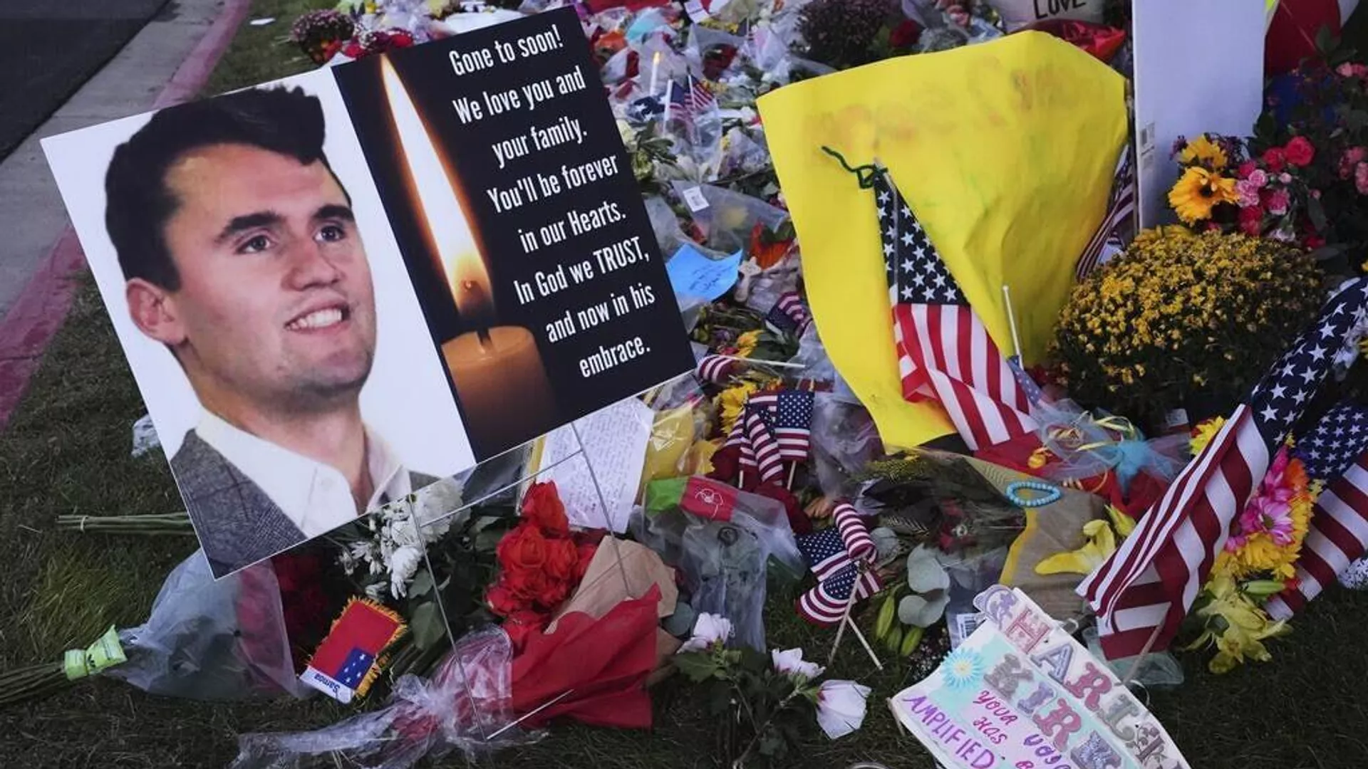 Empresas en EEUU despiden a trabajadores por comentarios sobre la muerte de Charlie Kirk - Sputnik Mundo, 1920, 17.09.2025