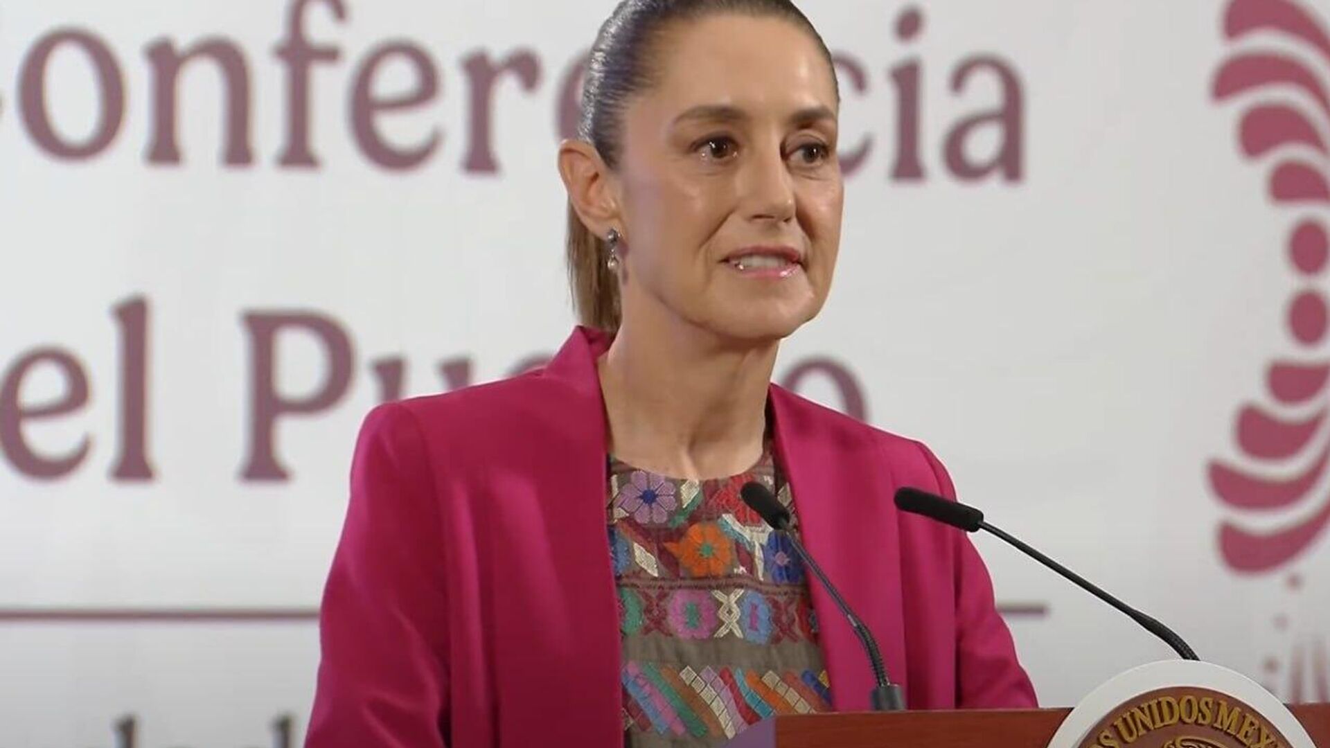 Sheinbaum niega las acciones contra el contrabando de combustible sean por presión de EEUU Sheinbaum niega las acciones contra el contrabando de combustible sean por presión de EEUU - Sputnik Mundo, 1920, 18.09.2025