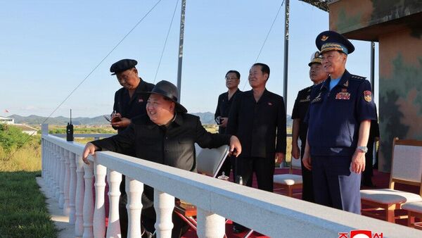 Kim Jong-un supervisa pruebas de armamento no tripulado - Sputnik Mundo