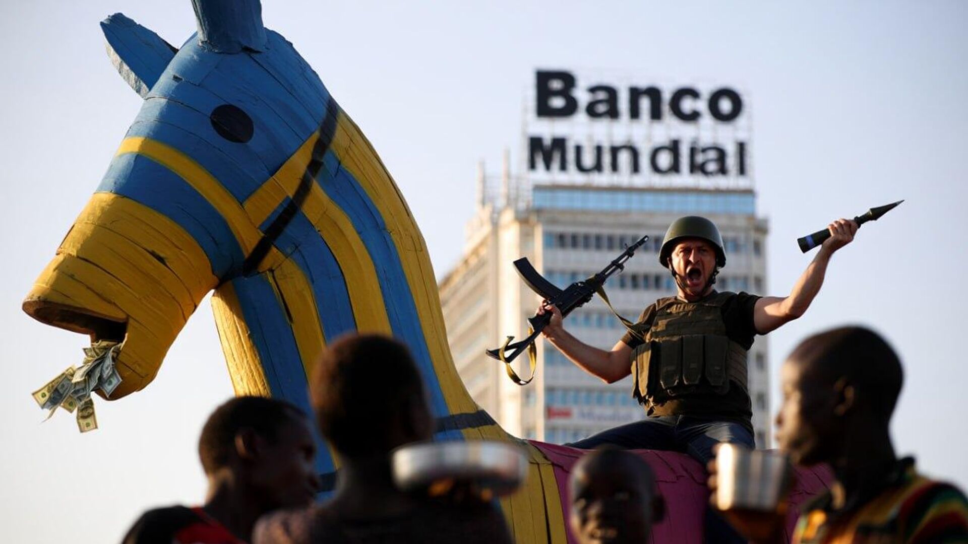 'Caballo de Troya' de Occidente: ¿Cómo utiliza el Banco Mundial a Ucrania para mantener el anticuado orden mundial? 'Caballo de Troya' de Occidente: ¿Cómo utiliza el Banco Mundial a Ucrania para mantener el anticuado orden mundial? - Sputnik Mundo, 1920, 19.09.2025