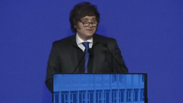 Milei negocia un préstamo con el Tesoro de Estados Unidos - Sputnik Mundo