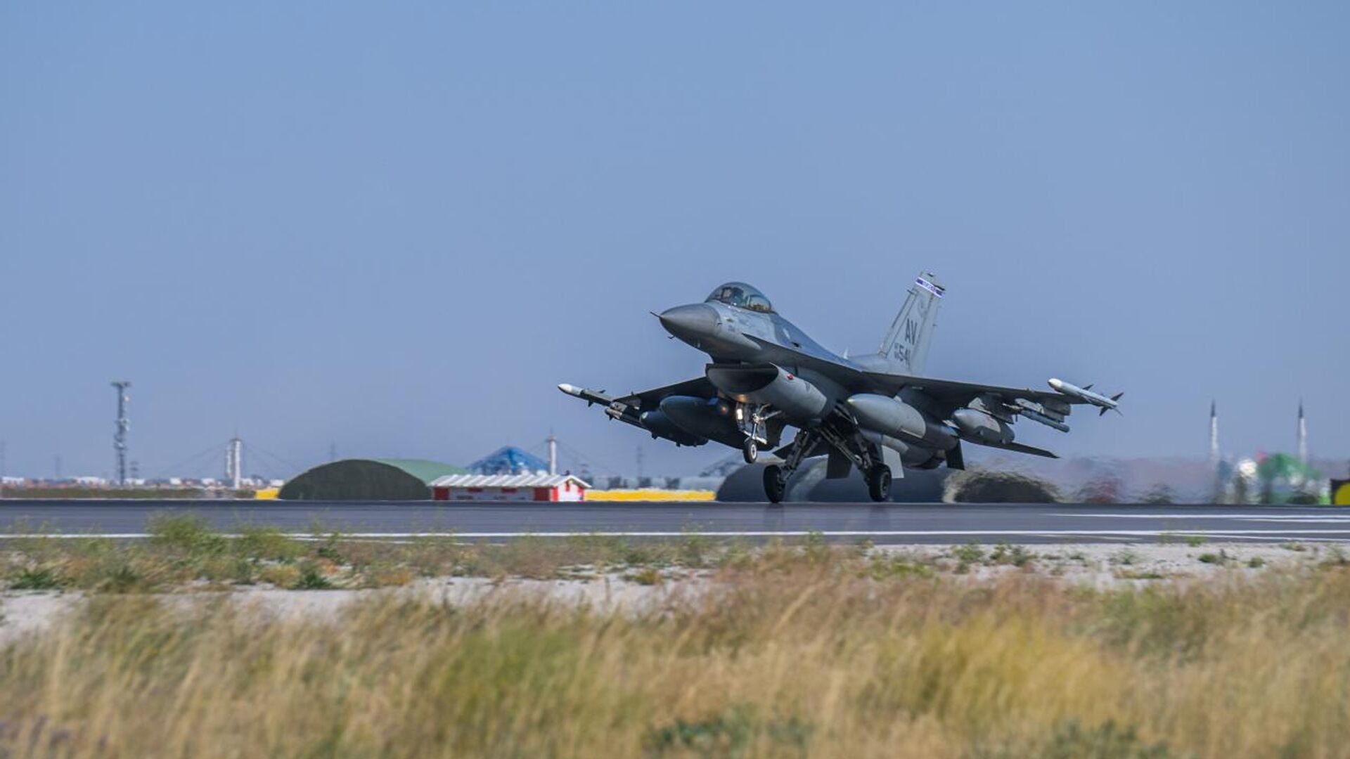 Oferta de aviones F-16 de EEUU a Perú se enmarca en la competencia geopolítica de potencias en la región Oferta de aviones F-16 de EEUU a Perú se enmarca en la competencia geopolítica de potencias en la región - Sputnik Mundo, 1920, 20.09.2025