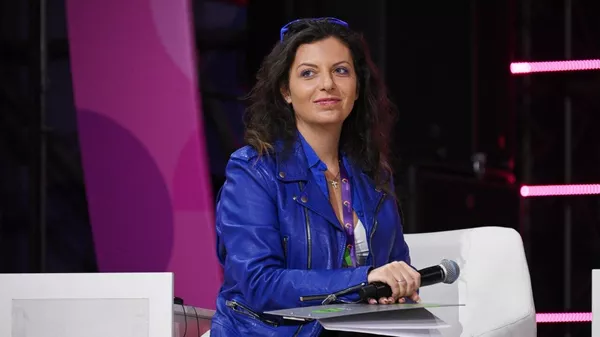 Medios estadounidenses se quejan de haber perdido ante la competencia de Sputnik y RT, nota la redactora jefa del grupo mediático Rossiya Segodnya - Sputnik Mundo
