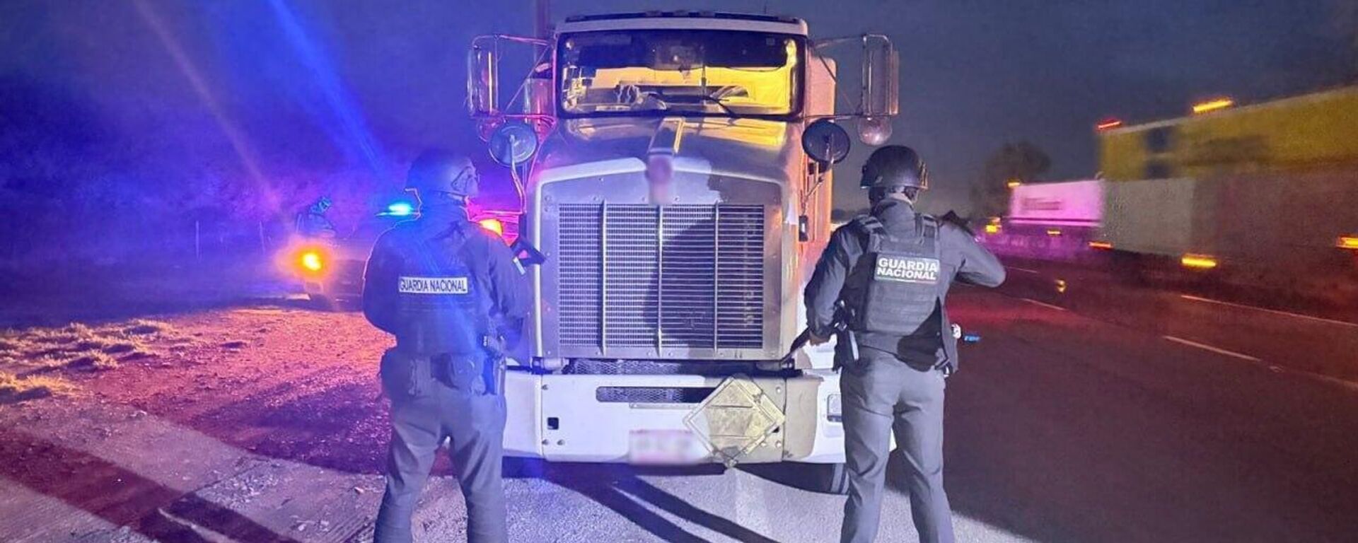 Investigan a militares y elementos de la Guardia Nacional por contrabando de combustible en ferrotanques - Sputnik Mundo, 1920, 21.09.2025