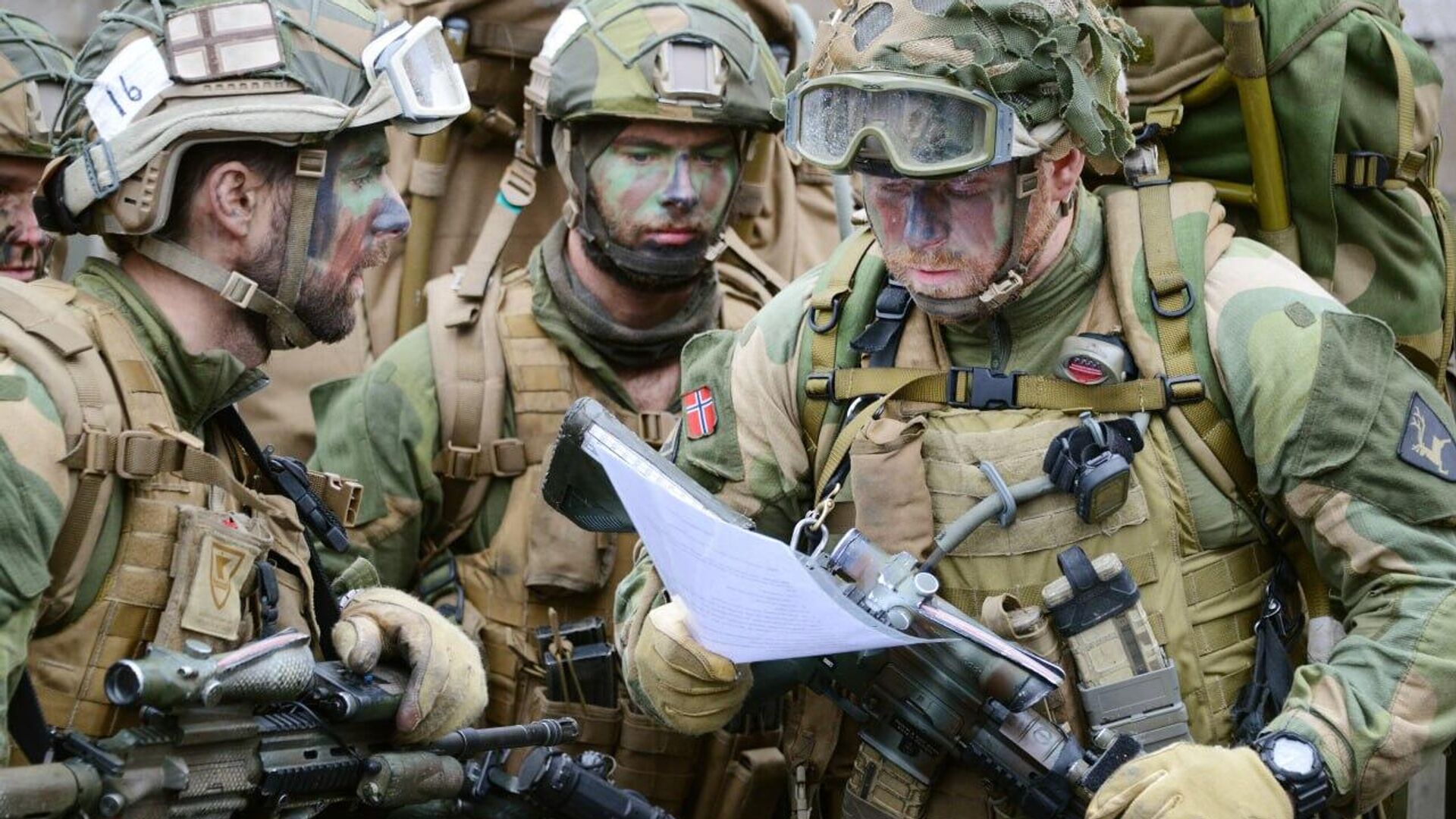 🪖 Alta costura militar escandinava: soldados reportan problemas con los nuevos uniformes 🪖 Alta costura militar escandinava: soldados reportan problemas con los nuevos uniformes - Sputnik Mundo, 1920, 21.09.2025