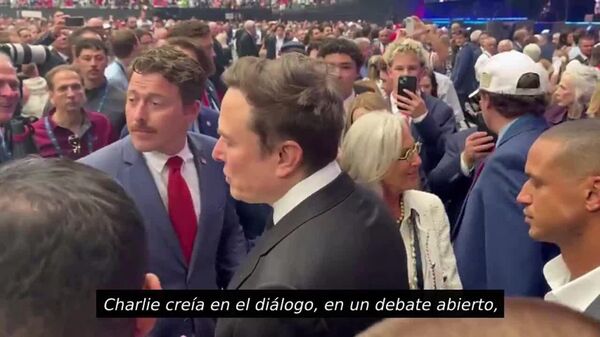 Kirk era un hombre de ideas, reconoce Elon Musk en funeral del activista - Sputnik Mundo