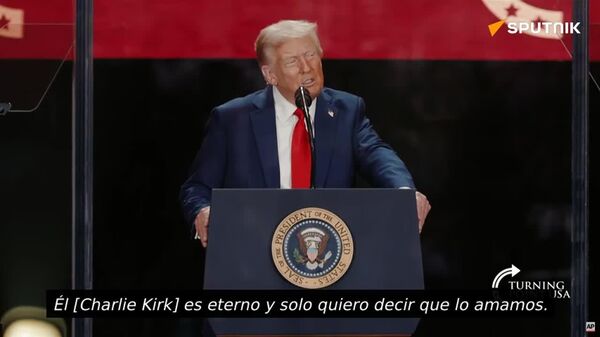 Trump promete entregar la Medalla de Honor a Kirk - Sputnik Mundo