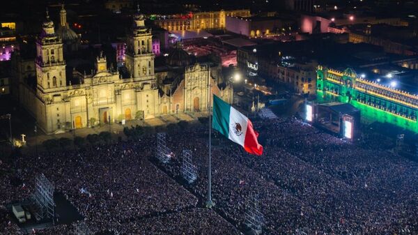 OCDE mejora ligeramente el pronóstico del crecimiento económico para México - Sputnik Mundo
