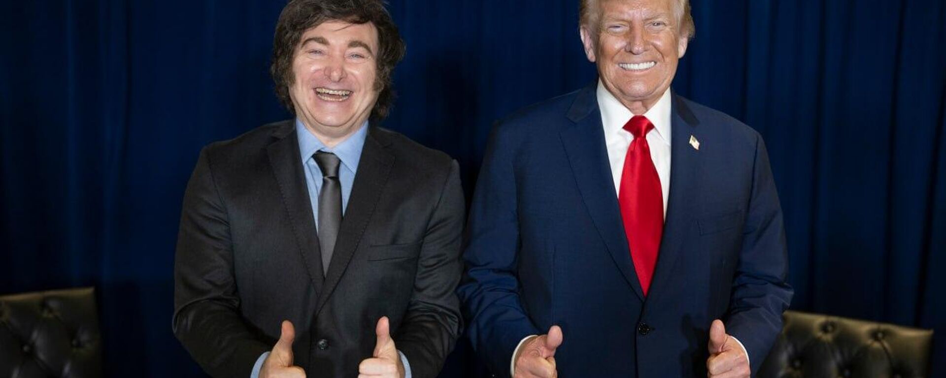 Relación asimétrica: Milei logra reunión con Trump en busca de un rescate financiero - Sputnik Mundo, 1920, 15.10.2025