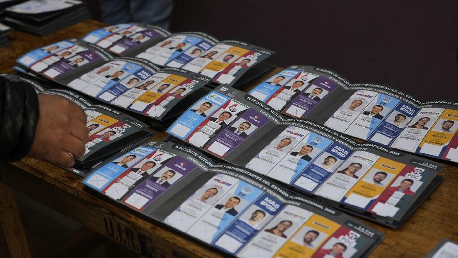 De cara al balotaje: ¿cómo se reconfigura el campo político boliviano tras la derrota del MAS? De cara al balotaje: ¿cómo se reconfigura el campo político boliviano tras la derrota del MAS? - Sputnik Mundo, 1920, 25.09.2025