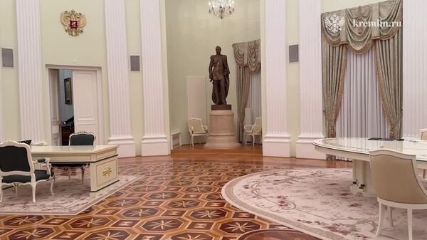 El presidente ruso Vladímir Putin se reúne con el director general del OIEA, Rafael Grossi, en Moscú - Sputnik Mundo