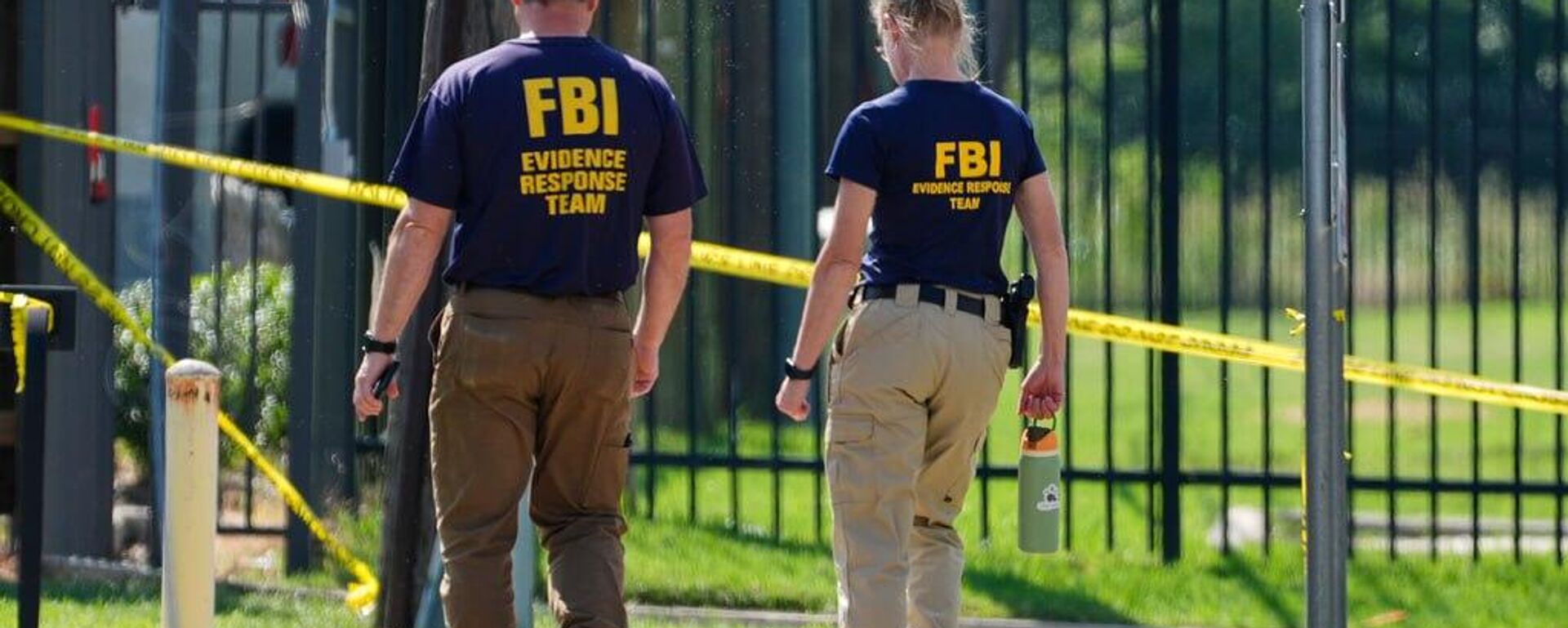 El atacante de Dallas quería infundir terror a los agentes del ICE, según el FBI - Sputnik Mundo, 1920, 25.09.2025