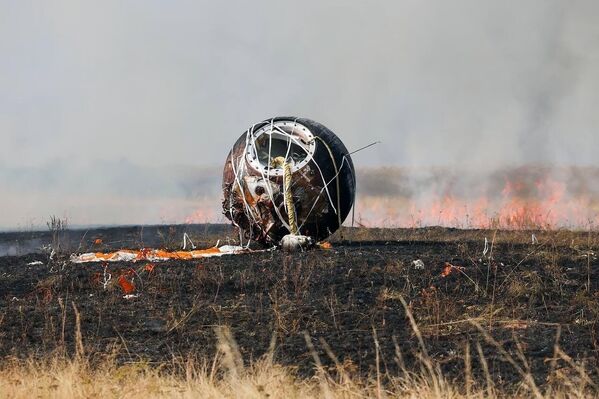 El módulo de descenso Bion-M n.º 2 a su regreso del espacio. A bordo del módulo viajaban 75 ratones, alrededor de 1.500 moscas, cultivos celulares, plantas y muestras de cereales, leguminosas y plantas industriales. Los resultados de esa misión espacial contribuirán significativamente al conocimiento científico global. - Sputnik Mundo