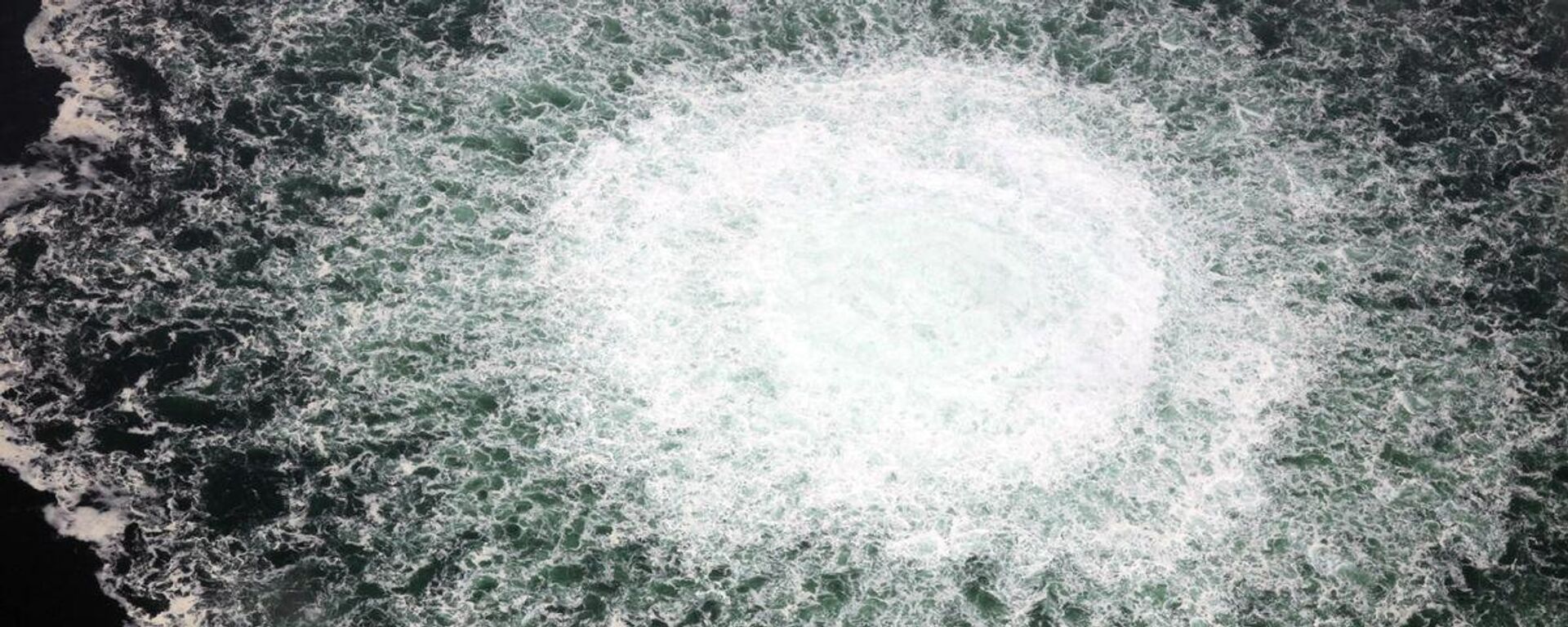 Lugar de la fuga en el gasoducto Nord Stream 2 (Corriente del Norte 2) - Sputnik Mundo, 1920, 26.09.2025