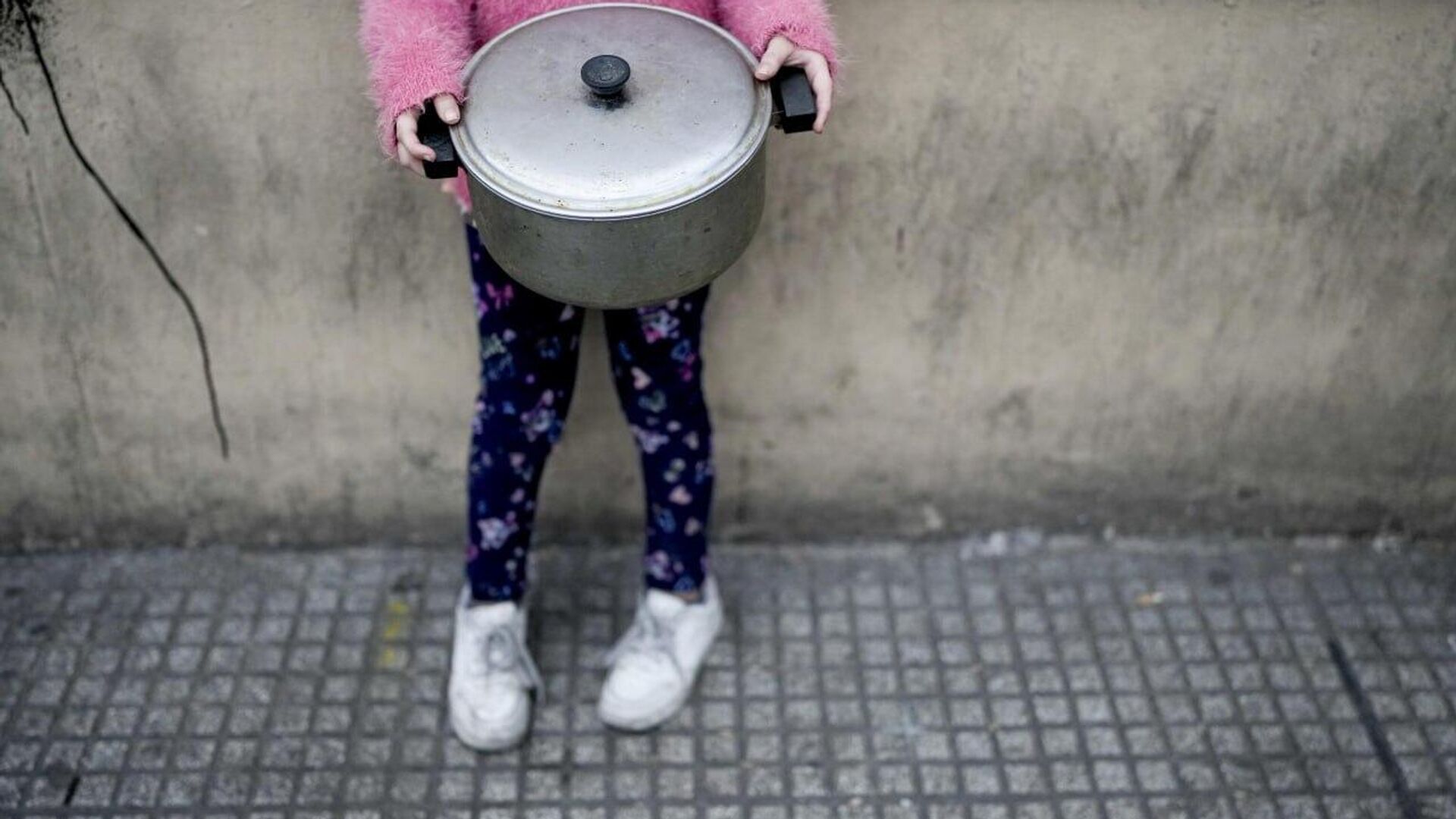 Caída sobredimensionada: la pobreza en Argentina baja al menor valor en siete años Caída sobredimensionada: la pobreza en Argentina baja al menor valor en siete años - Sputnik Mundo, 1920, 27.09.2025