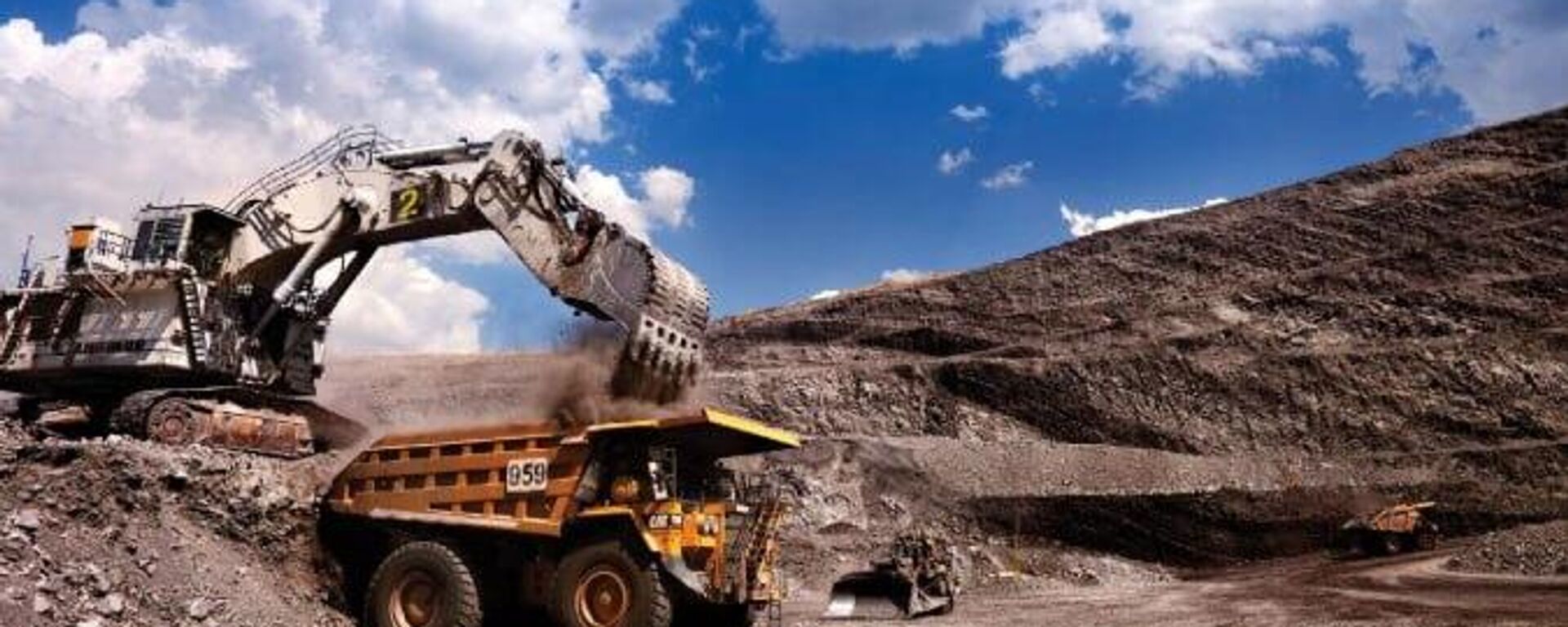 Advierten en Perú sobre el riesgo de que la minería ilegal intervenga en las elecciones de 2026 - Sputnik Mundo, 1920, 27.09.2025