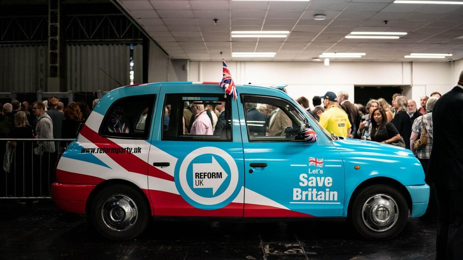 Reform UK se encamina a causar la mayor derrota de los laboristas desde 1931 Reform UK se encamina a causar la mayor derrota de los laboristas desde 1931 - Sputnik Mundo, 1920, 27.09.2025