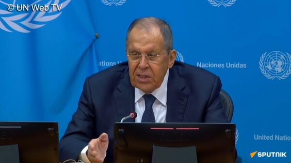 Irán no tiene intención de violar las obligaciones en el marco del PAIC, asegura el canciller ruso - Sputnik Mundo