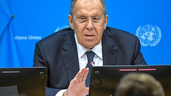 Los países que intenten derribar cualquier objeto en el espacio aéreo ruso lo lamentarán, advierte Lavrov - Sputnik Mundo