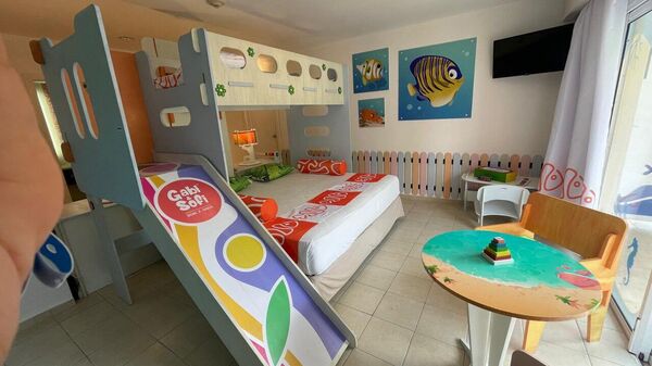 Labor de la marca infantil Gabi & Sofi en Cuba - Sputnik Mundo