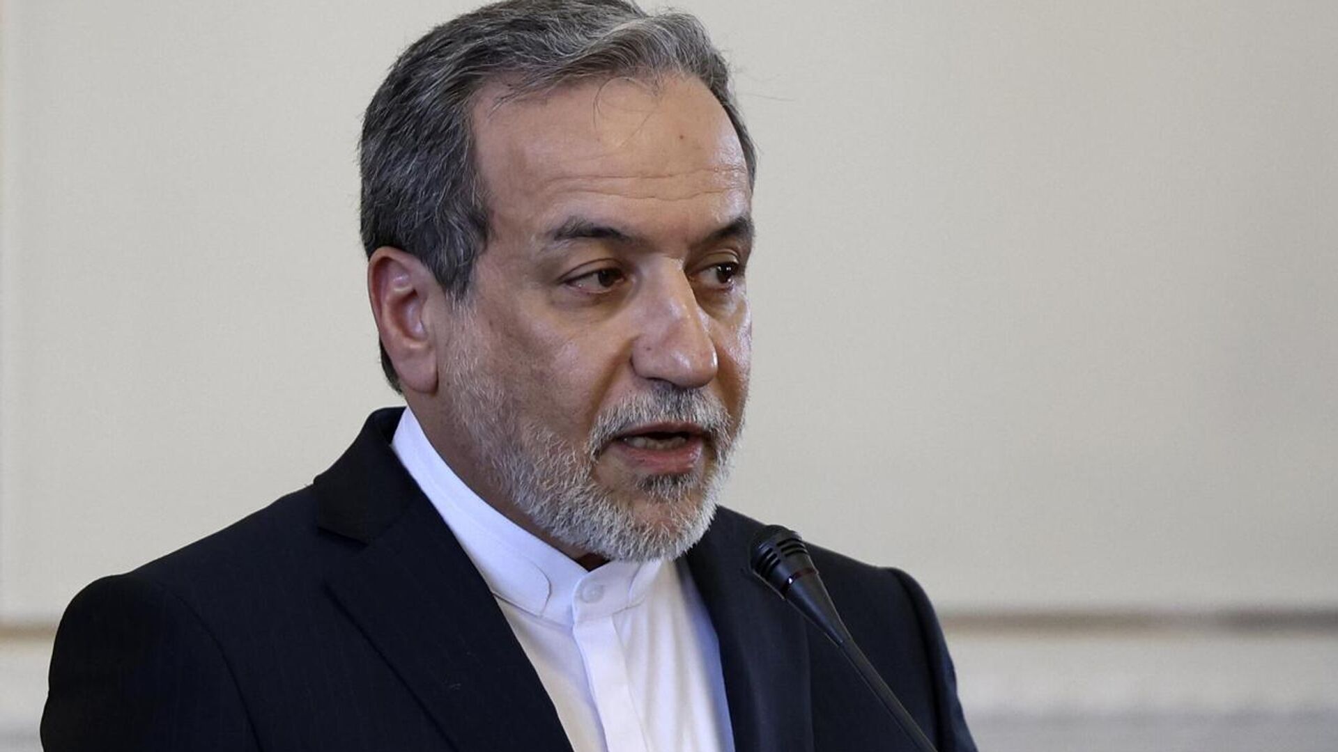 Irán llama a consultas a embajadores europeos tras restablecimiento de sanciones en su contra Irán llama a consultas a embajadores europeos tras restablecimiento de sanciones en su contra - Sputnik Mundo, 1920, 27.09.2025