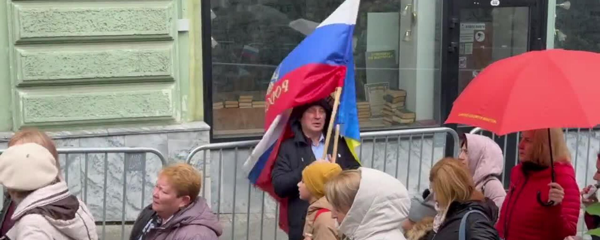 Elecciones parlamentarias en Moldavia: moldavos en Rusia votan en los 2 únicos colegios electorales abiertos en este país - Sputnik Mundo, 1920, 28.09.2025