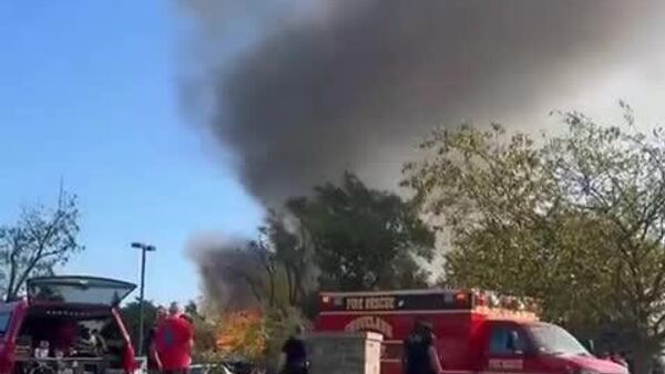 Reportan múltiples heridos tras un tiroteo e incendio en una iglesia de Michigan - Sputnik Mundo