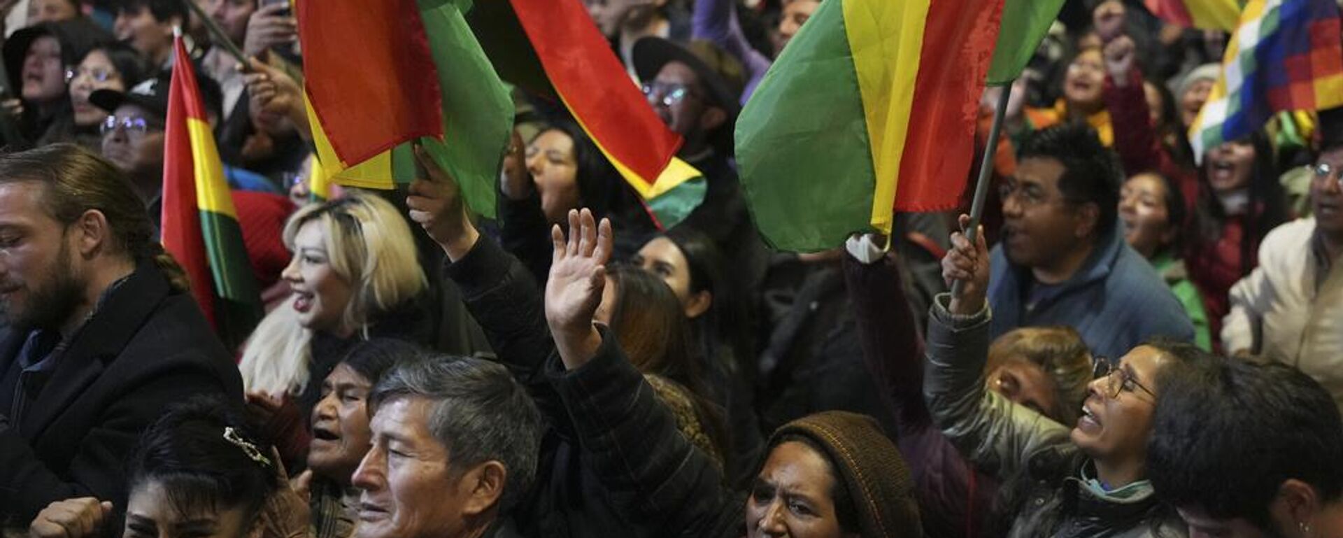 Simpatizantes del candidato presidencial Rodrigo Paz en Bolivia - Sputnik Mundo, 1920, 28.09.2025