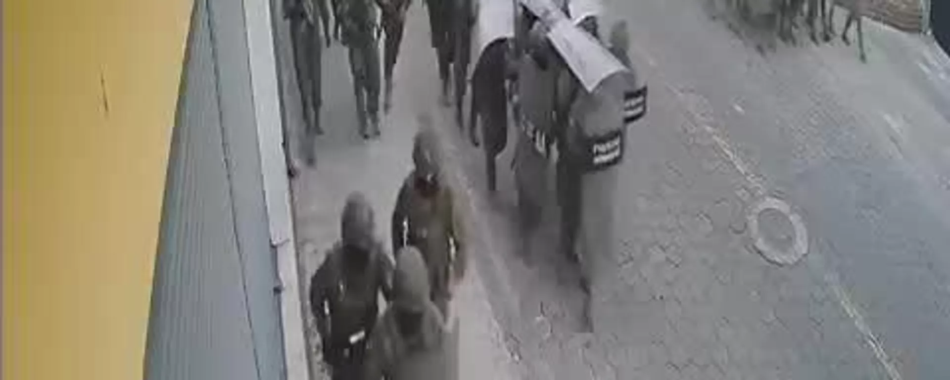 🪧 Protestas en Ecuador dejan al menos un muerto y 12 militares heridos - Sputnik Mundo, 1920, 29.09.2025