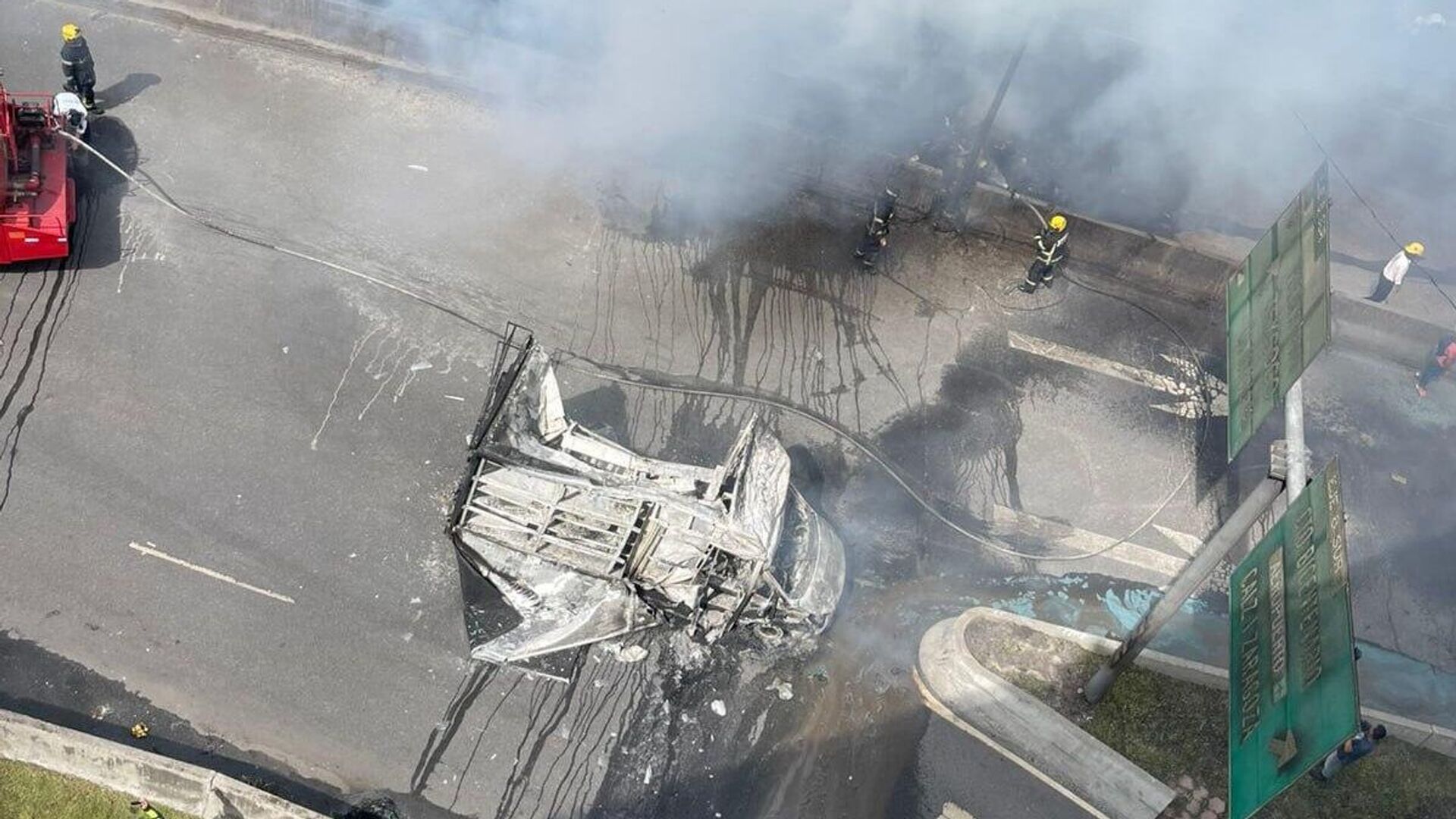 Cifra de muertos por la explosión de una pipa de gas en la capital de México asciende a 31 Cifra de muertos por la explosión de una pipa de gas en la capital de México asciende a 31 - Sputnik Mundo, 1920, 29.09.2025